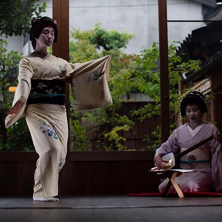 Hyatt Centric Kanazava Kültér fotó A scene from a traditional Japanese dance
