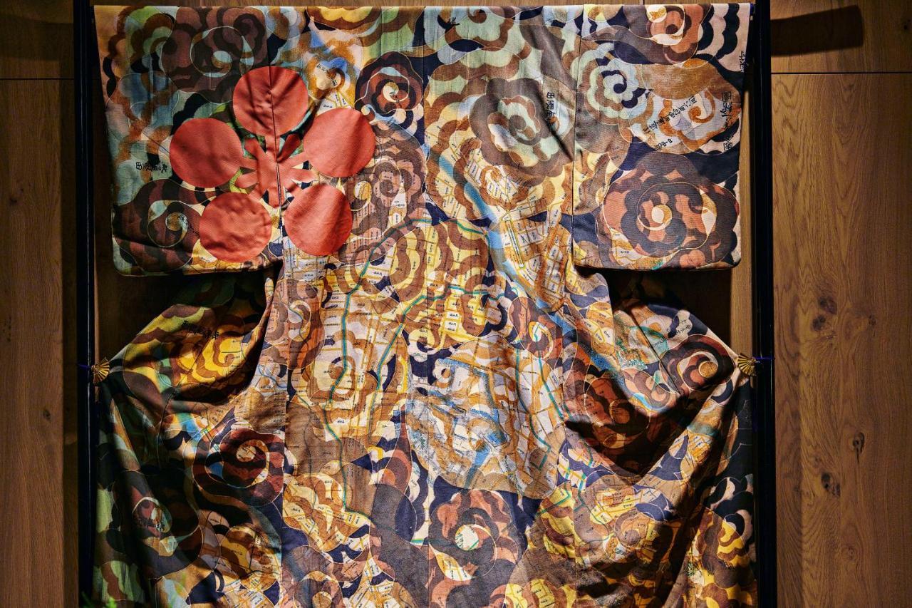 Hyatt Centric Kanazava Kültér fotó A silk fabric