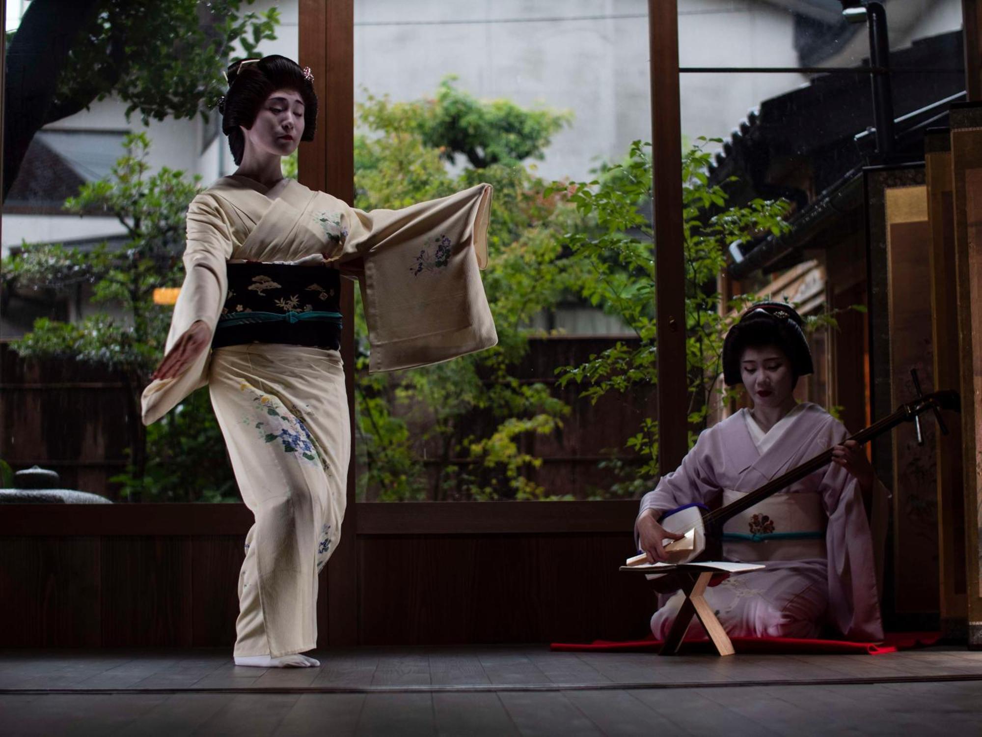 Hyatt Centric Kanazava Kültér fotó A scene from a traditional Japanese dance