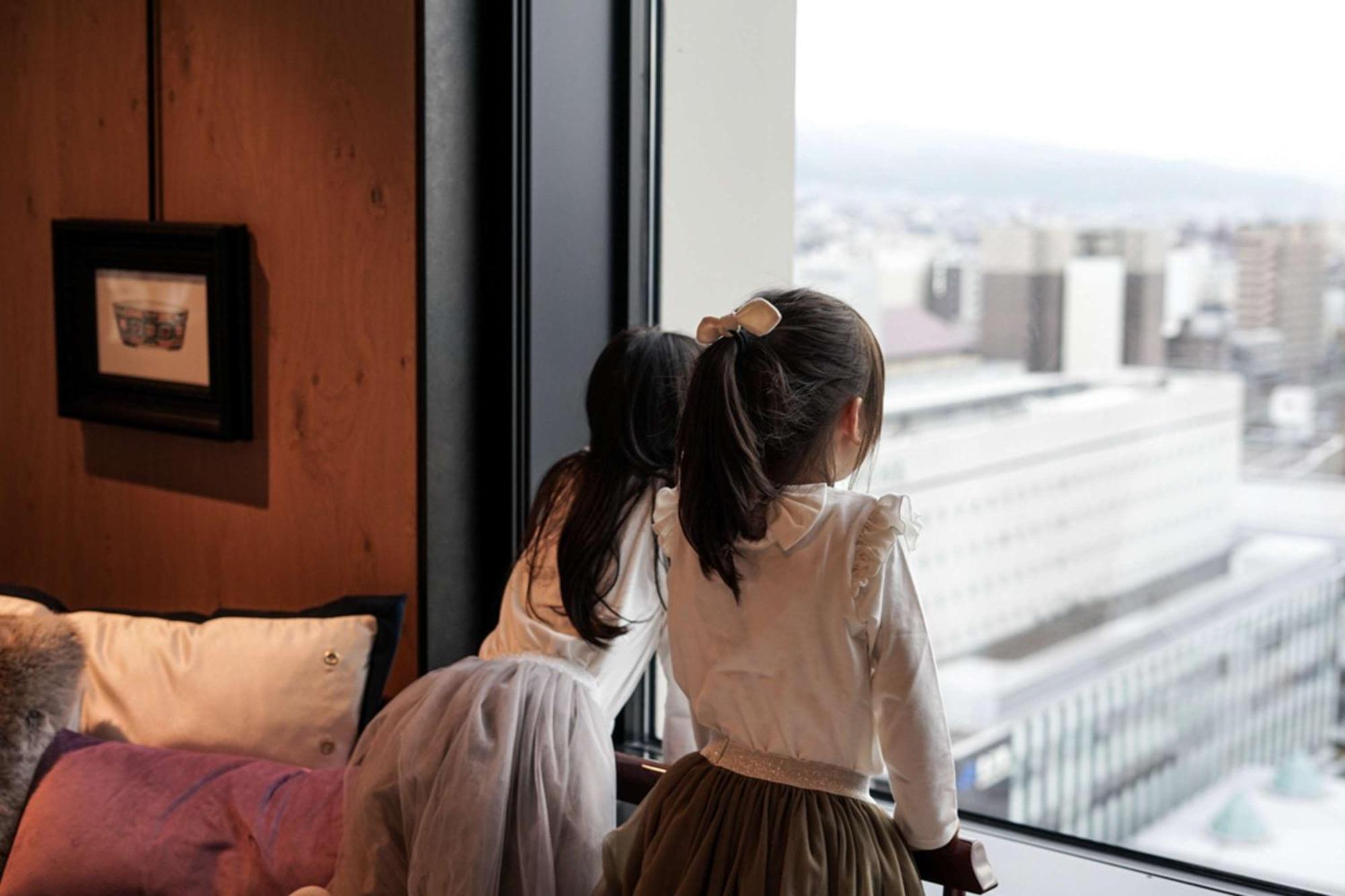 Hyatt Centric Kanazava Kültér fotó Two girls in hanbok