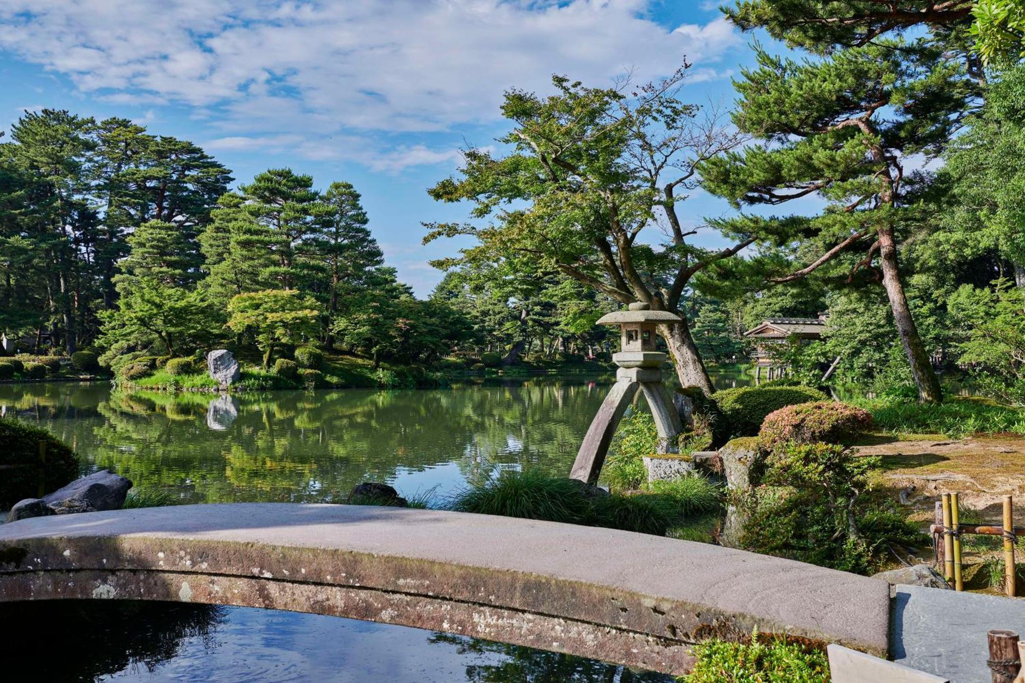 Hyatt Centric Kanazava Kültér fotó Shinden's North Garden